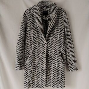 Dynamite Coat Jacket Women's Faux Wool Herring Bone Pattern Black and White